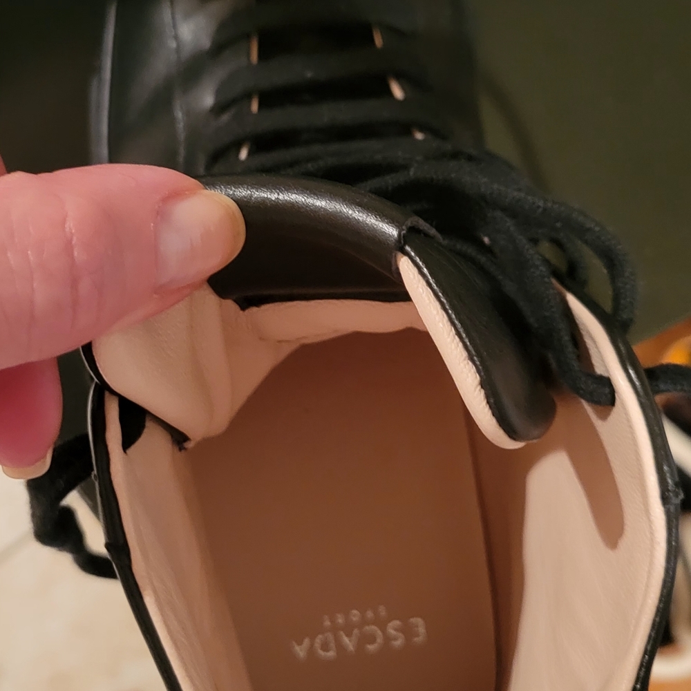 Escada leather shoes